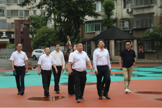 北京大學(xué)-TBI人工智能教育研究聯(lián)合實驗室赴遂寧第四中學(xué)校調(diào)研 賦能人工智能教育新發(fā)展(2)120.png