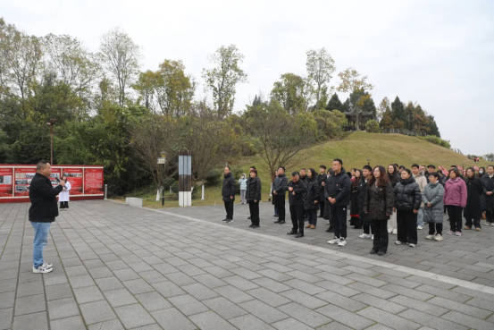 頌黨恩憶先烈 踐使命育新人--我校教師開展紅色教育主題黨日活動(dòng)397.png